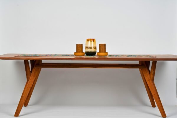 SLIKK DINING TABLE