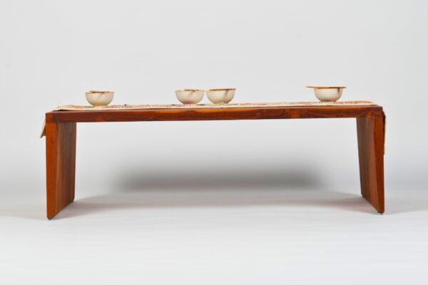 SOLID WOOD CENTRE TABLE