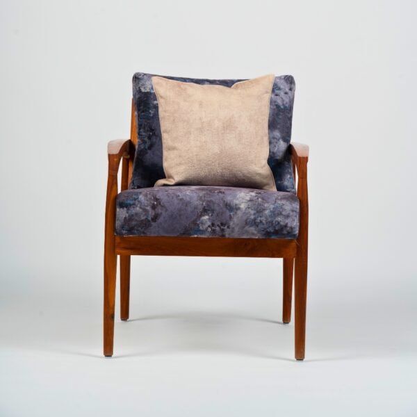 CURVED SLEEK ARMCHAIR